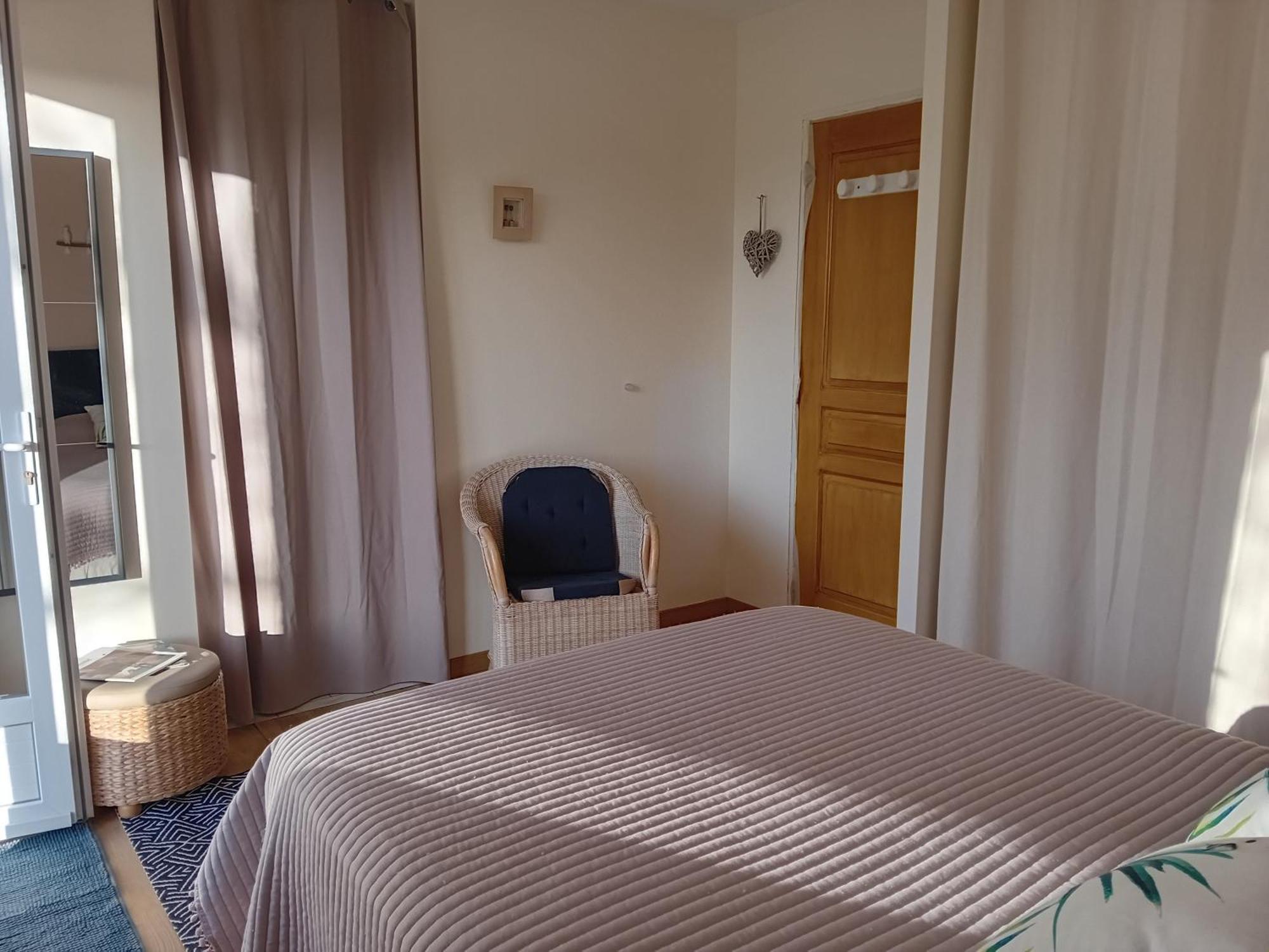 Cocooning Au Saut Du Loup Bed & Breakfast Lavergne  Екстериор снимка